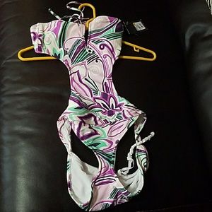 🌊🌊Mossimo one piece bathing suit 🏊